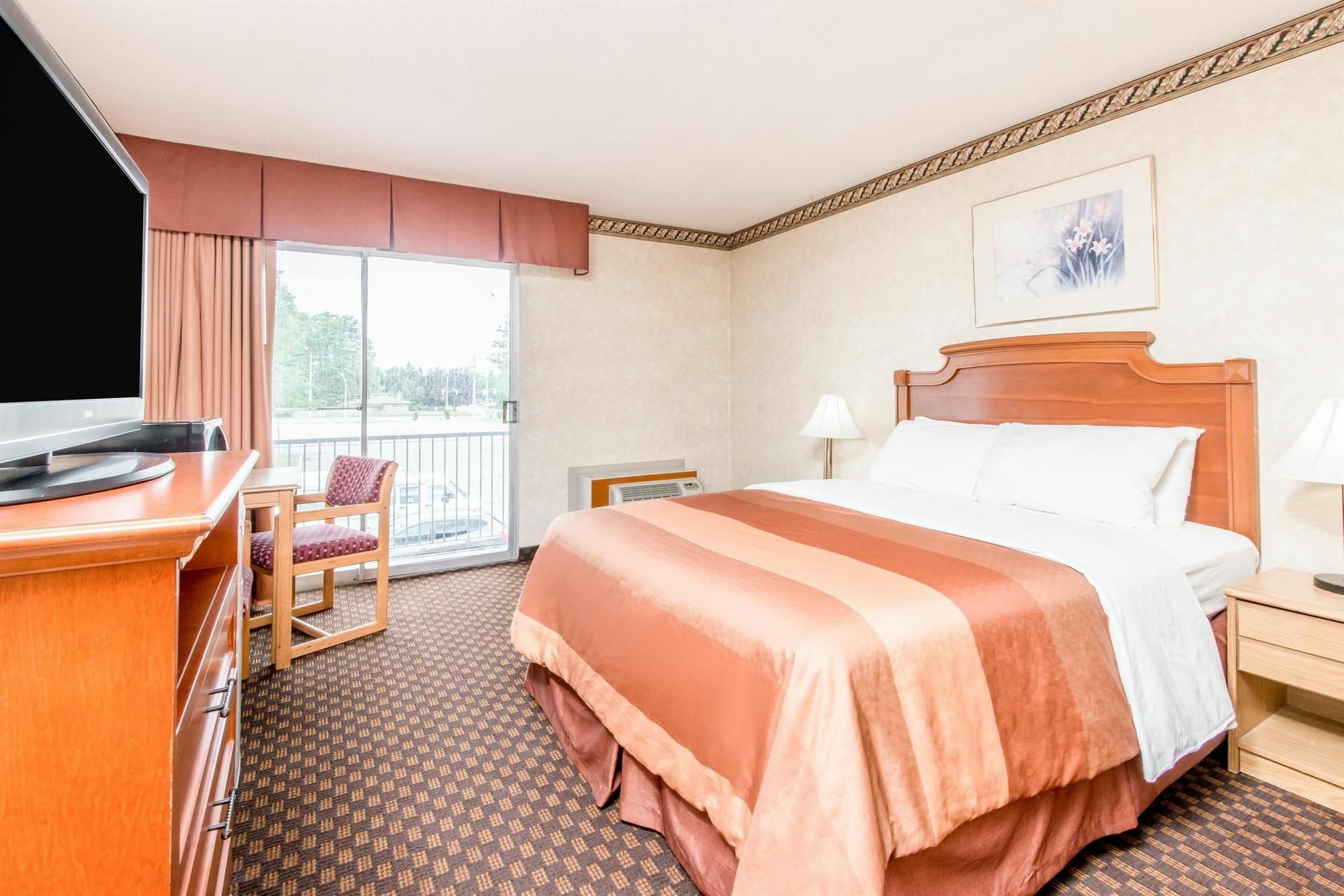 Howard Johnson By Wyndham Kitchener Conestoga Exterior photo